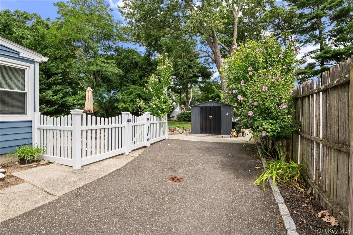1347 Peters Boulevard, Islip, NY, 2 Bedrooms Bedrooms, 5 Rooms Rooms,1 BathroomBathrooms,Residential,For Rent,Peters,0,1035792 1347 Peters Boulevard, Islip, NY, 2 Bedrooms Bedrooms, 5 Rooms Rooms,1 BathroomBathrooms,Residential,For Rent,Peters,0,1035792