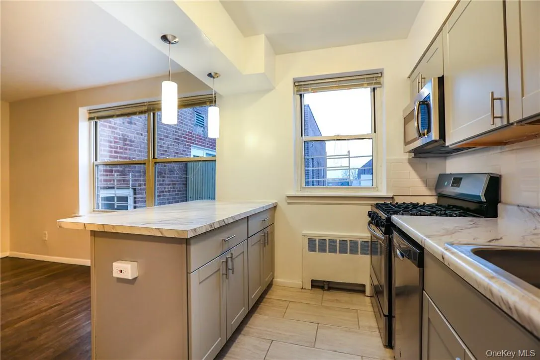 730 Pelham Road, New Rochelle, NY, 1 Bedroom Bedrooms, 3 Rooms Rooms,1 BathroomBathrooms,Residential Lease,For Rent,Pelham,0,1035798 730 Pelham Road, New Rochelle, NY, 1 Bedroom Bedrooms, 3 Rooms Rooms,1 BathroomBathrooms,Residential Lease,For Rent,Pelham,0,1035798