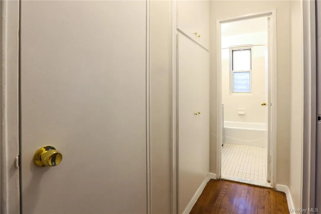 730 Pelham Road, New Rochelle, NY, 1 Bedroom Bedrooms, 3 Rooms Rooms,1 BathroomBathrooms,Residential Lease,For Rent,Pelham,0,1035798 730 Pelham Road, New Rochelle, NY, 1 Bedroom Bedrooms, 3 Rooms Rooms,1 BathroomBathrooms,Residential Lease,For Rent,Pelham,0,1035798