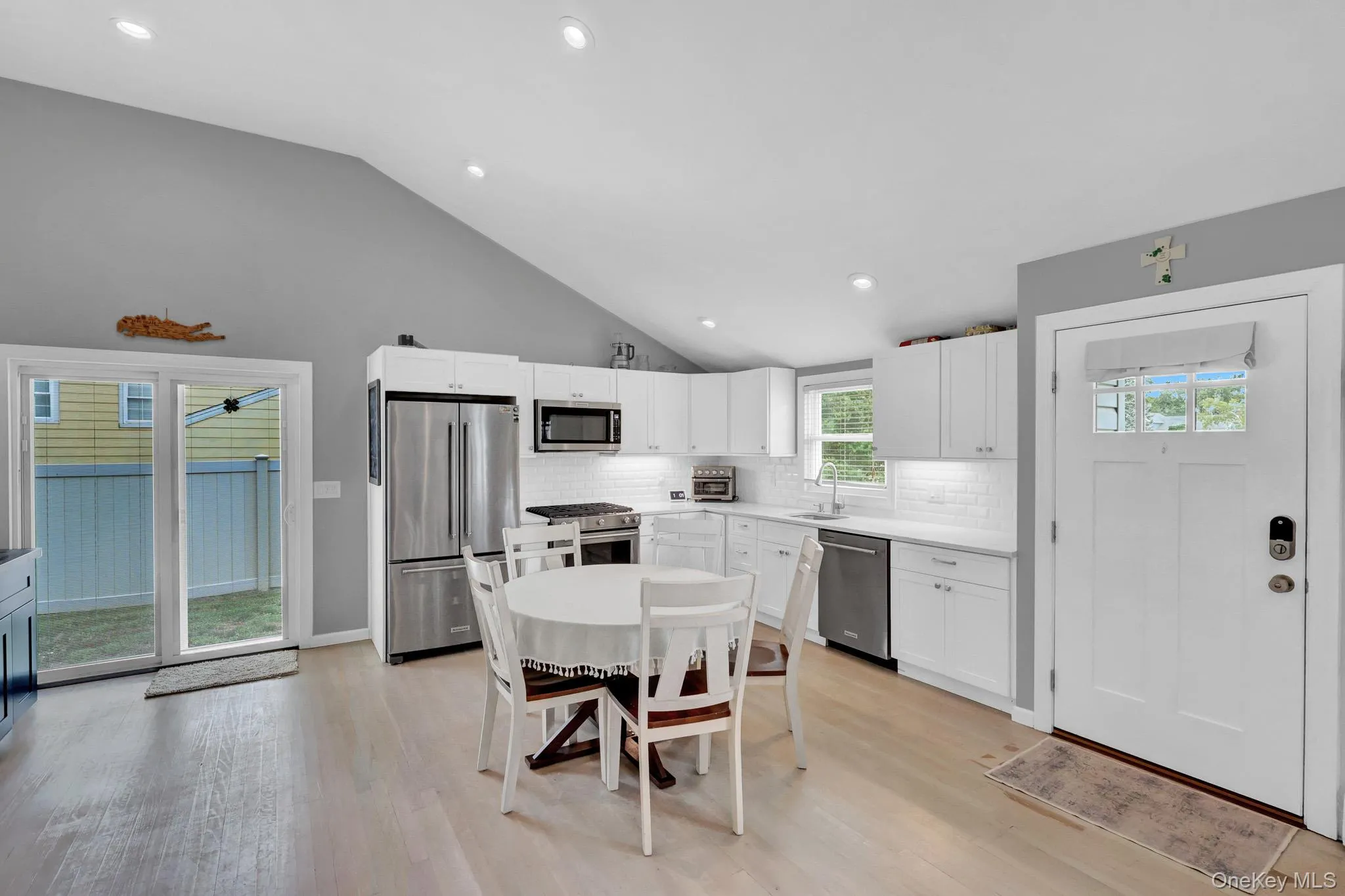 68 Alinda Avenue, Islip, NY, 3 Bedrooms Bedrooms, 6 Rooms Rooms,2 BathroomsBathrooms,Residential,For Rent,Alinda,0,1035809 68 Alinda Avenue, Islip, NY, 3 Bedrooms Bedrooms, 6 Rooms Rooms,2 BathroomsBathrooms,Residential,For Rent,Alinda,0,1035809