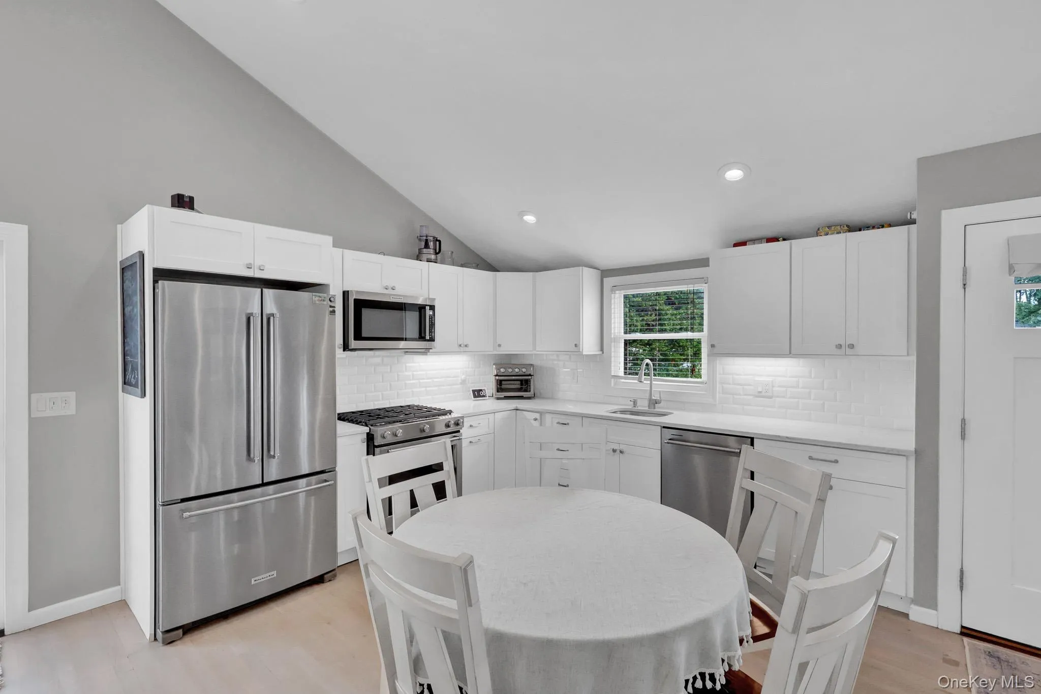 68 Alinda Avenue, Islip, NY, 3 Bedrooms Bedrooms, 6 Rooms Rooms,2 BathroomsBathrooms,Residential,For Rent,Alinda,0,1035809 68 Alinda Avenue, Islip, NY, 3 Bedrooms Bedrooms, 6 Rooms Rooms,2 BathroomsBathrooms,Residential,For Rent,Alinda,0,1035809