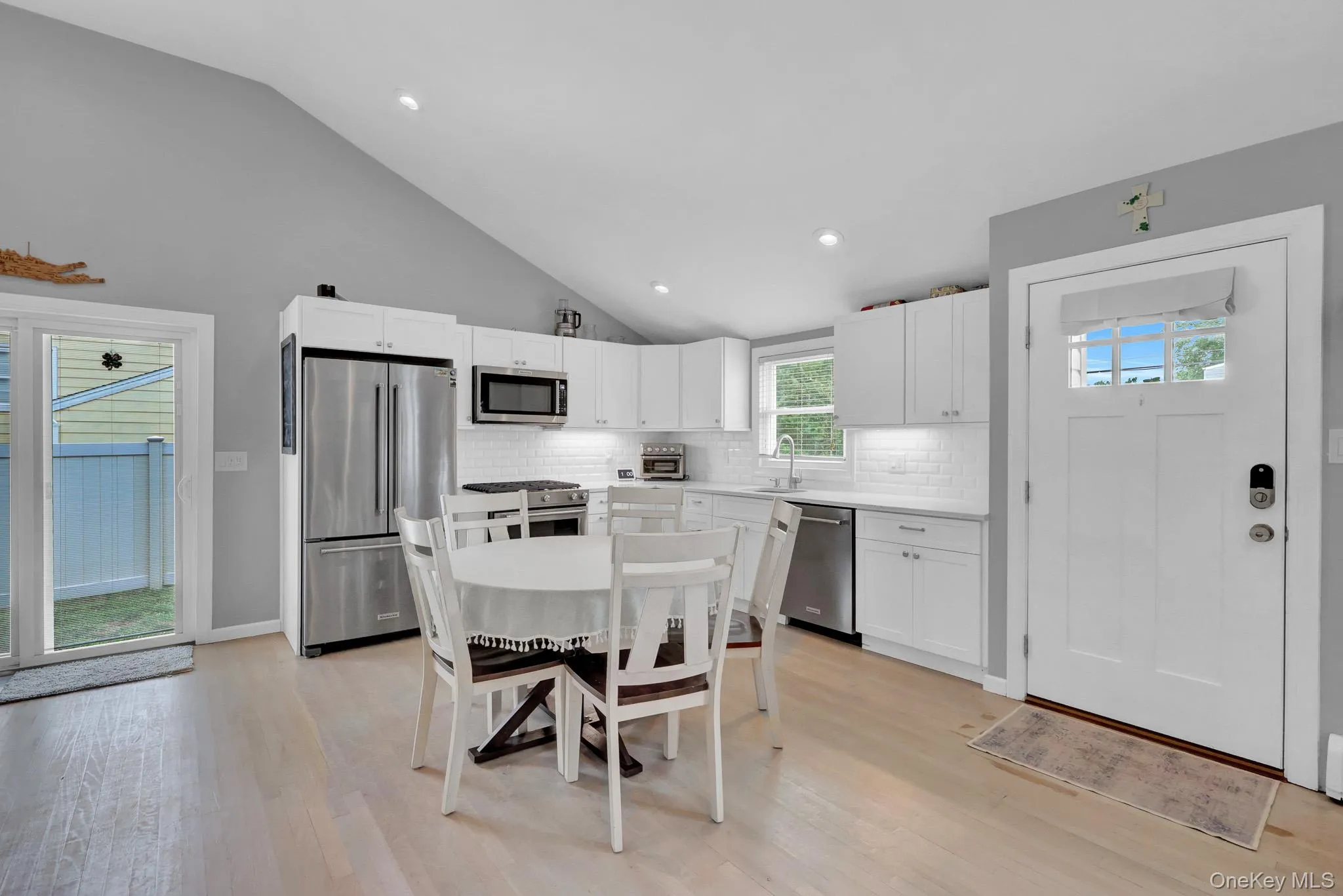 68 Alinda Avenue, Islip, NY, 3 Bedrooms Bedrooms, 6 Rooms Rooms,2 BathroomsBathrooms,Residential,For Rent,Alinda,0,1035809 68 Alinda Avenue, Islip, NY, 3 Bedrooms Bedrooms, 6 Rooms Rooms,2 BathroomsBathrooms,Residential,For Rent,Alinda,0,1035809