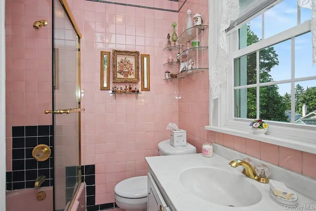 73 Clinton Avenue, Ossining, NY, 3 Bedrooms Bedrooms, 8 Rooms Rooms,2 BathroomsBathrooms,Residential,For Rent,Clinton,0,1035810 73 Clinton Avenue, Ossining, NY, 3 Bedrooms Bedrooms, 8 Rooms Rooms,2 BathroomsBathrooms,Residential,For Rent,Clinton,0,1035810