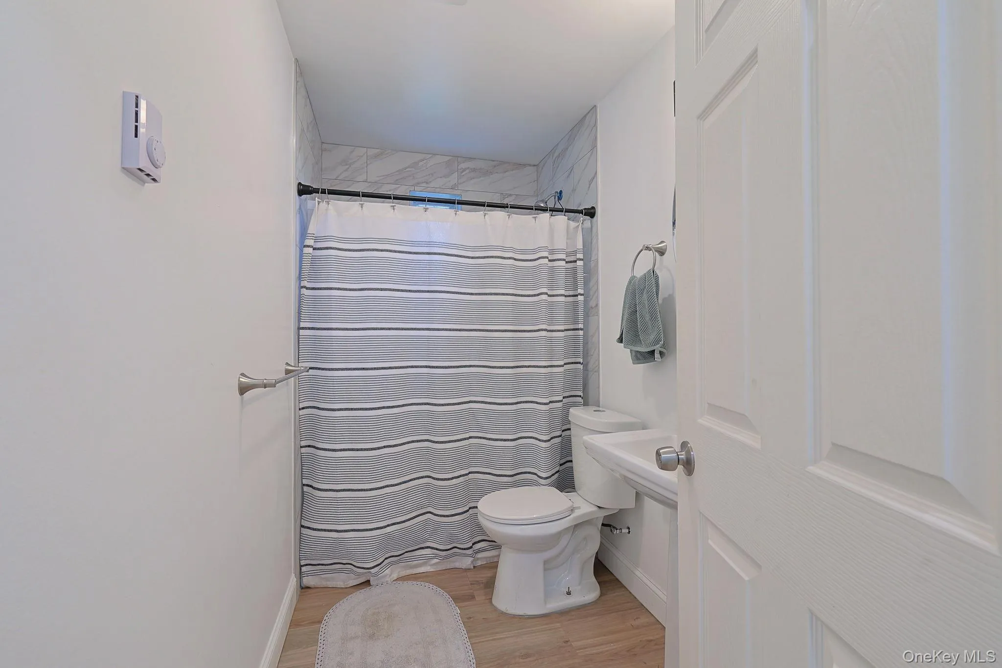 Full bathroom with washer/dryer hookups Full bathroom with washer/dryer hookups