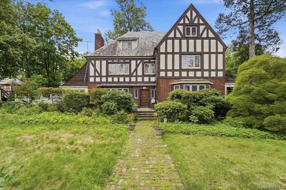 149 Esplanade, Mount Vernon, NY, 6 Bedrooms Bedrooms, 8 Rooms Rooms,5 BathroomsBathrooms,Residential,For Rent,Esplanade,0,1035819 149 Esplanade, Mount Vernon, NY, 6 Bedrooms Bedrooms, 8 Rooms Rooms,5 BathroomsBathrooms,Residential,For Rent,Esplanade,0,1035819