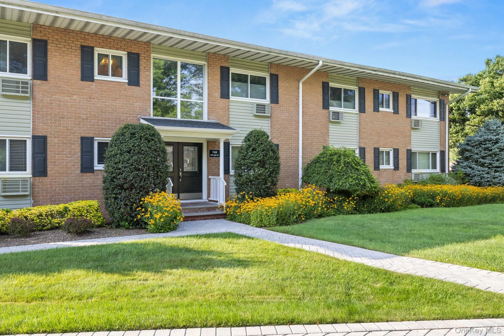 748 Deer Park Avenue, Babylon, NY, 2 Bedrooms Bedrooms, 5 Rooms Rooms,1 BathroomBathrooms,Residential,For Rent,Deer Park,0,1035824 748 Deer Park Avenue, Babylon, NY, 2 Bedrooms Bedrooms, 5 Rooms Rooms,1 BathroomBathrooms,Residential,For Rent,Deer Park,0,1035824