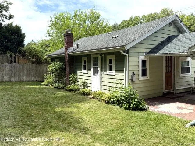 2946 State Route 32, Kingston, NY, 2 Bedrooms Bedrooms, 4 Rooms Rooms,1 BathroomBathrooms,Residential,For Rent,State Route 32,0,1035825 2946 State Route 32, Kingston, NY, 2 Bedrooms Bedrooms, 4 Rooms Rooms,1 BathroomBathrooms,Residential,For Rent,State Route 32,0,1035825