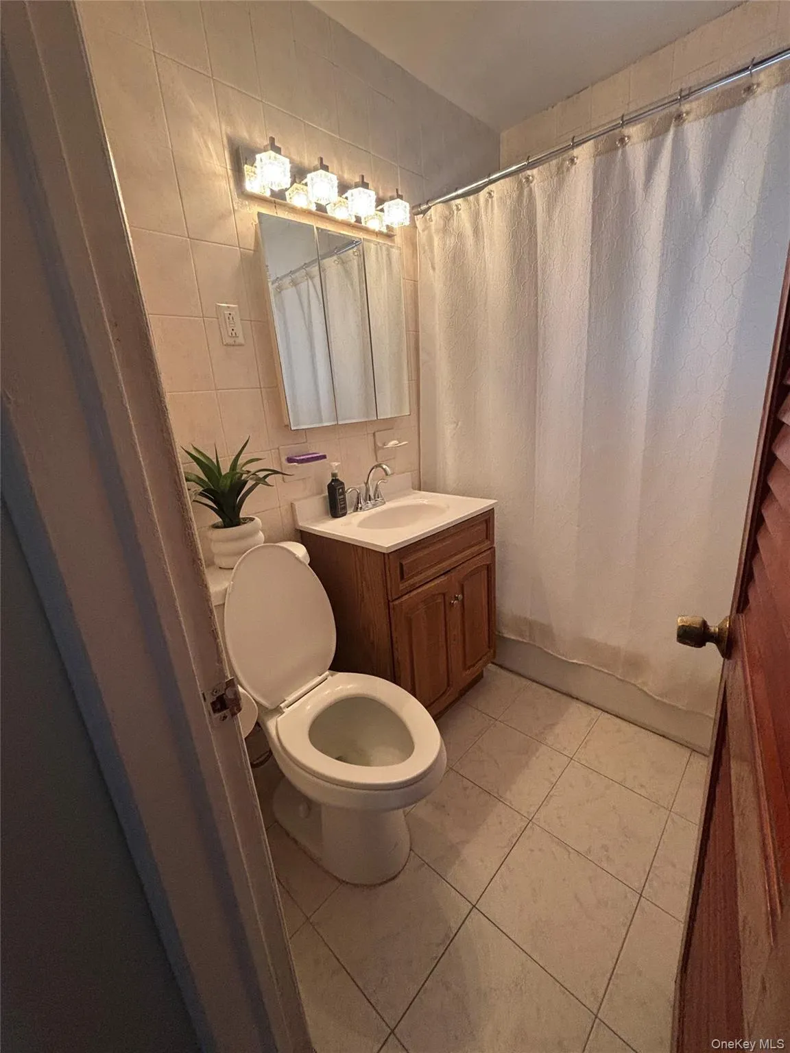 227-42 113th Drive, New York, NY, 3 Bedrooms Bedrooms, 4 Rooms Rooms,1 BathroomBathrooms,Residential Lease,For Rent,113th Drive,0,1035831 227-42 113th Drive, New York, NY, 3 Bedrooms Bedrooms, 4 Rooms Rooms,1 BathroomBathrooms,Residential Lease,For Rent,113th Drive,0,1035831