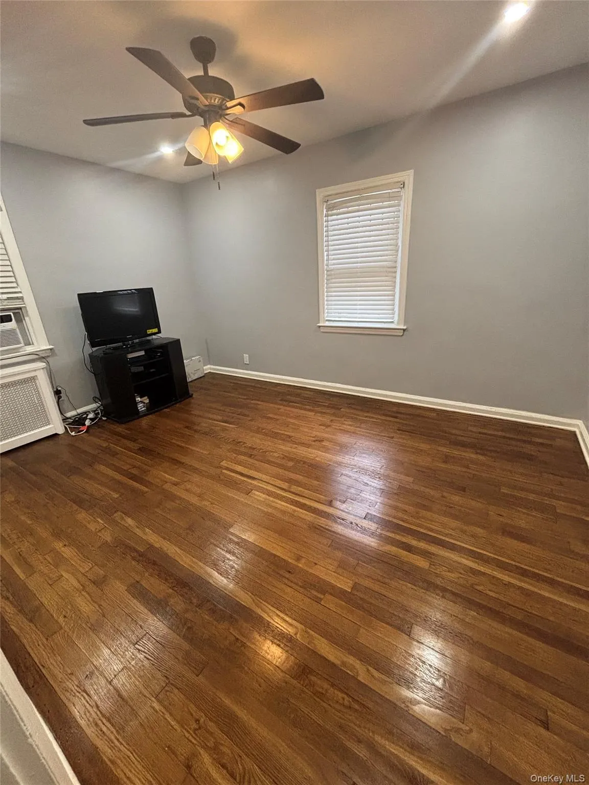 227-42 113th Drive, New York, NY, 3 Bedrooms Bedrooms, 4 Rooms Rooms,1 BathroomBathrooms,Residential Lease,For Rent,113th Drive,0,1035831 227-42 113th Drive, New York, NY, 3 Bedrooms Bedrooms, 4 Rooms Rooms,1 BathroomBathrooms,Residential Lease,For Rent,113th Drive,0,1035831