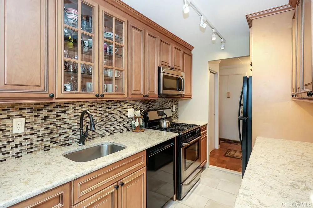 100 Clinton Avenue, Hempstead, NY, 2 Bedrooms Bedrooms, 5 Rooms Rooms,2 BathroomsBathrooms,Residential,For Rent,Clinton,0,1035841 100 Clinton Avenue, Hempstead, NY, 2 Bedrooms Bedrooms, 5 Rooms Rooms,2 BathroomsBathrooms,Residential,For Rent,Clinton,0,1035841