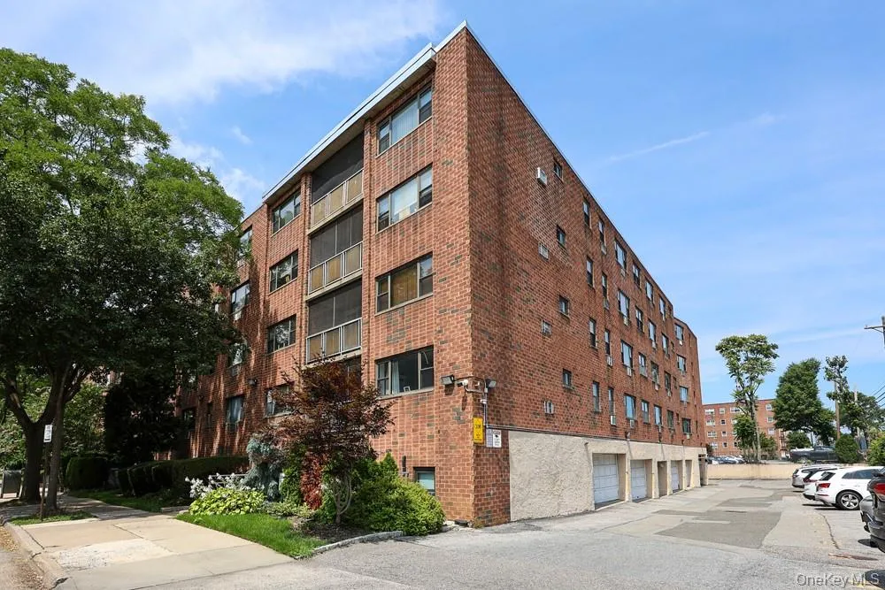 100 Clinton Avenue, Hempstead, NY, 2 Bedrooms Bedrooms, 5 Rooms Rooms,2 BathroomsBathrooms,Residential,For Rent,Clinton,0,1035841 100 Clinton Avenue, Hempstead, NY, 2 Bedrooms Bedrooms, 5 Rooms Rooms,2 BathroomsBathrooms,Residential,For Rent,Clinton,0,1035841