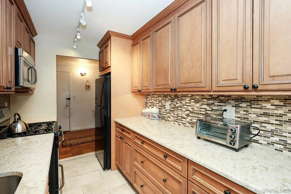 100 Clinton Avenue, Hempstead, NY, 2 Bedrooms Bedrooms, 5 Rooms Rooms,2 BathroomsBathrooms,Residential,For Rent,Clinton,0,1035841 100 Clinton Avenue, Hempstead, NY, 2 Bedrooms Bedrooms, 5 Rooms Rooms,2 BathroomsBathrooms,Residential,For Rent,Clinton,0,1035841