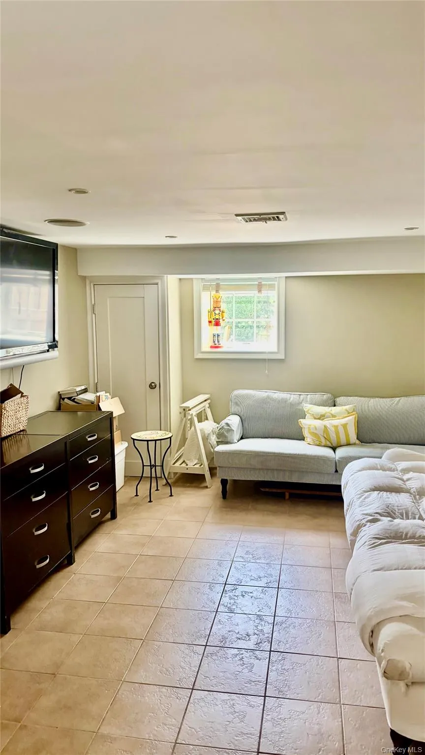675 King Avenue, New York, NY, 3 Bedrooms Bedrooms, 4 Rooms Rooms,3 BathroomsBathrooms,Residential,For Rent,King,0,1035845 675 King Avenue, New York, NY, 3 Bedrooms Bedrooms, 4 Rooms Rooms,3 BathroomsBathrooms,Residential,For Rent,King,0,1035845