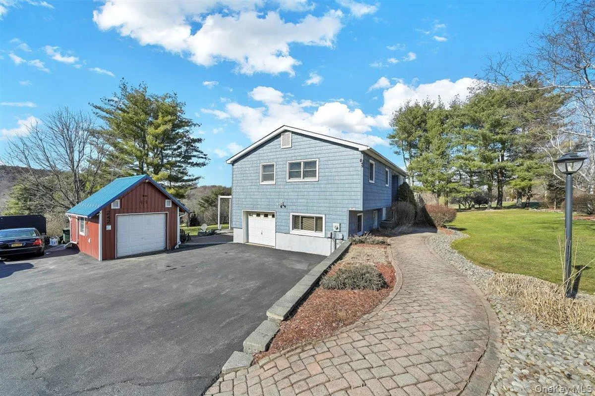 242 Prospect Road, Monroe, NY, 3 Bedrooms Bedrooms, 6 Rooms Rooms,1 BathroomBathrooms,Residential,For Rent,Prospect,0,1035856 242 Prospect Road, Monroe, NY, 3 Bedrooms Bedrooms, 6 Rooms Rooms,1 BathroomBathrooms,Residential,For Rent,Prospect,0,1035856