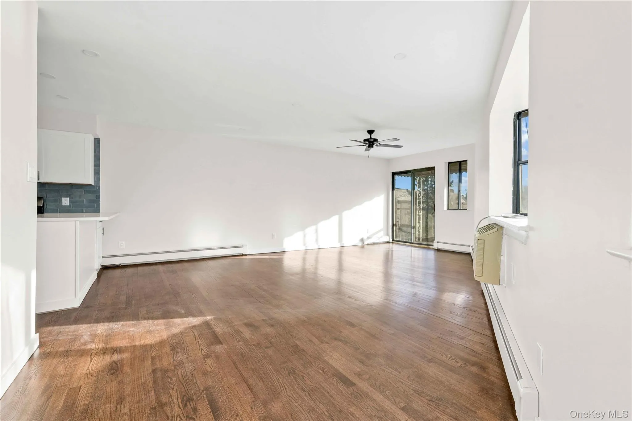 67-07 Selfridge Street, New York, NY, 3 Bedrooms Bedrooms, 5 Rooms Rooms,2 BathroomsBathrooms,Residential Lease,For Rent,Selfridge,0,1035857 67-07 Selfridge Street, New York, NY, 3 Bedrooms Bedrooms, 5 Rooms Rooms,2 BathroomsBathrooms,Residential Lease,For Rent,Selfridge,0,1035857