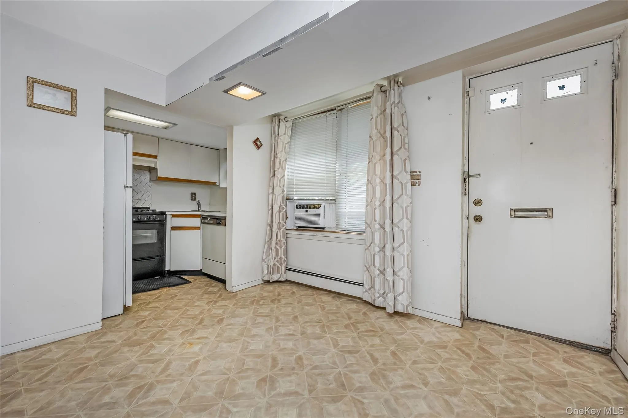 51 Edwards Street, North Hempstead, NY, 1 Bedroom Bedrooms, 4 Rooms Rooms,1 BathroomBathrooms,Residential,For Rent,Edwards,0,1035864 51 Edwards Street, North Hempstead, NY, 1 Bedroom Bedrooms, 4 Rooms Rooms,1 BathroomBathrooms,Residential,For Rent,Edwards,0,1035864