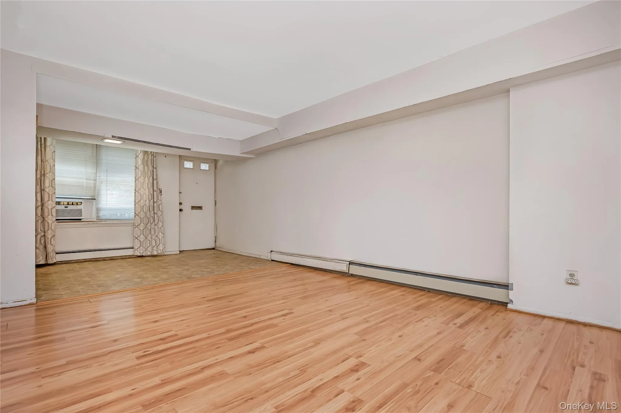 51 Edwards Street, North Hempstead, NY, 1 Bedroom Bedrooms, 4 Rooms Rooms,1 BathroomBathrooms,Residential,For Rent,Edwards,0,1035864 51 Edwards Street, North Hempstead, NY, 1 Bedroom Bedrooms, 4 Rooms Rooms,1 BathroomBathrooms,Residential,For Rent,Edwards,0,1035864