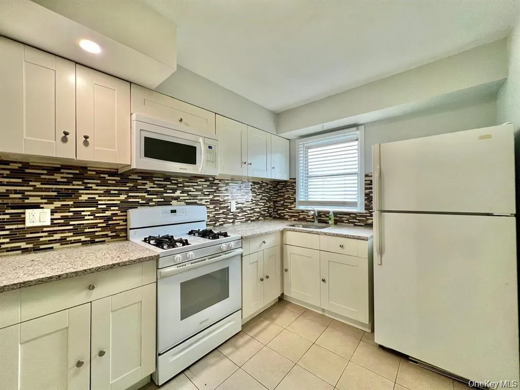 51 Baisley Avenue, Hempstead, NY, 2 Bedrooms Bedrooms, 5 Rooms Rooms,1 BathroomBathrooms,Residential Lease,For Rent,Baisley,0,1035866 51 Baisley Avenue, Hempstead, NY, 2 Bedrooms Bedrooms, 5 Rooms Rooms,1 BathroomBathrooms,Residential Lease,For Rent,Baisley,0,1035866