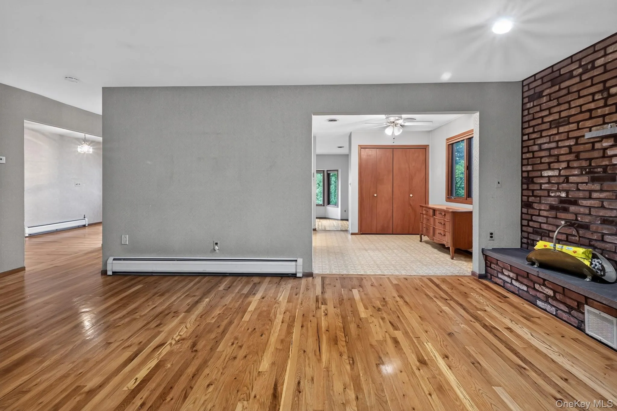 House flows seamlessly. House flows seamlessly.