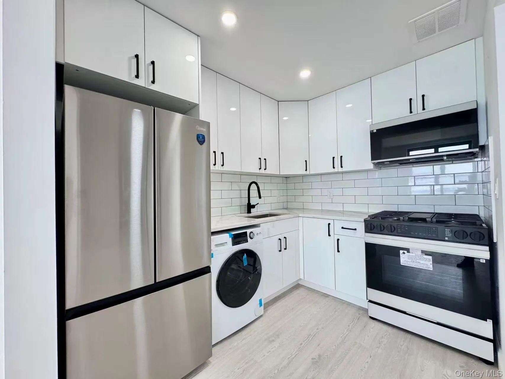 1434 110th Street, New York, NY, 2 Bedrooms Bedrooms, 4 Rooms Rooms,1 BathroomBathrooms,Residential,For Rent,110th,0,1035876 1434 110th Street, New York, NY, 2 Bedrooms Bedrooms, 4 Rooms Rooms,1 BathroomBathrooms,Residential,For Rent,110th,0,1035876