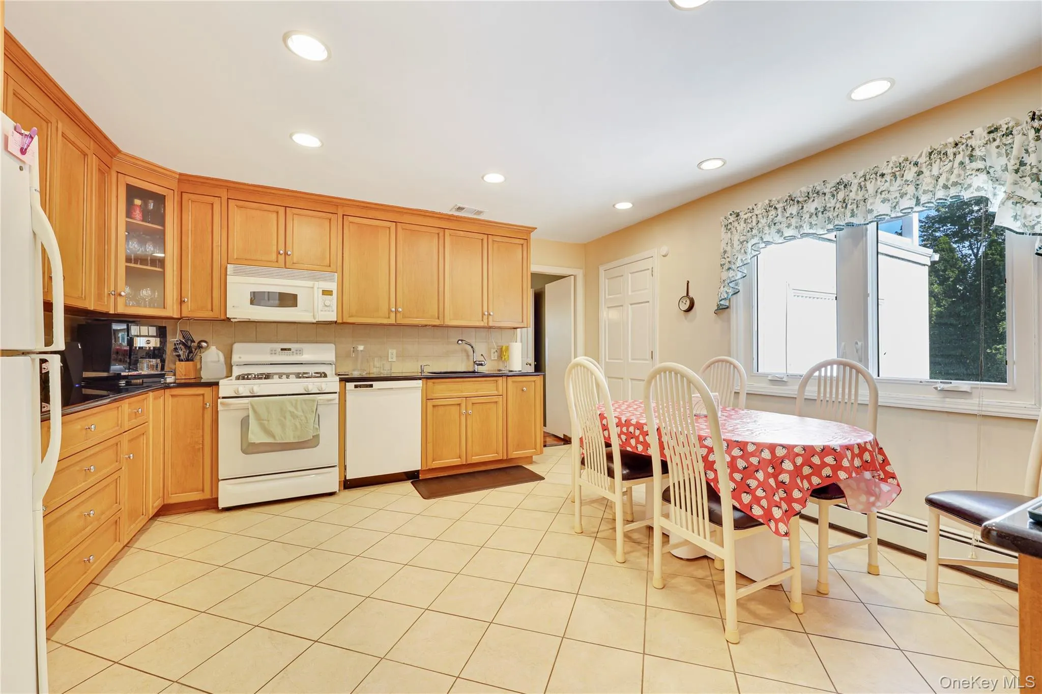 17 Lafayette Drive, Hempstead, NY, 5 Bedrooms Bedrooms, 9 Rooms Rooms,3 BathroomsBathrooms,Residential,For Rent,Lafayette,0,1035880 17 Lafayette Drive, Hempstead, NY, 5 Bedrooms Bedrooms, 9 Rooms Rooms,3 BathroomsBathrooms,Residential,For Rent,Lafayette,0,1035880
