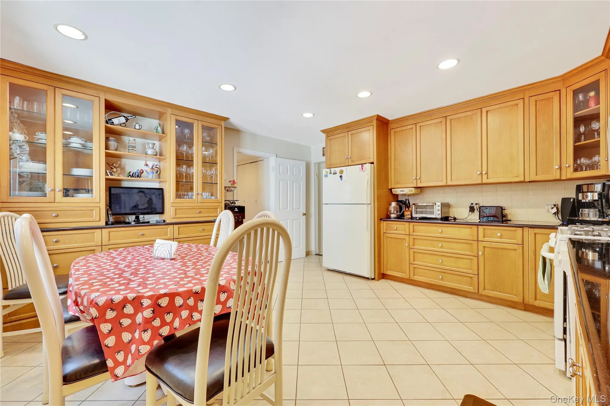 17 Lafayette Drive, Hempstead, NY, 5 Bedrooms Bedrooms, 9 Rooms Rooms,3 BathroomsBathrooms,Residential,For Rent,Lafayette,0,1035880 17 Lafayette Drive, Hempstead, NY, 5 Bedrooms Bedrooms, 9 Rooms Rooms,3 BathroomsBathrooms,Residential,For Rent,Lafayette,0,1035880