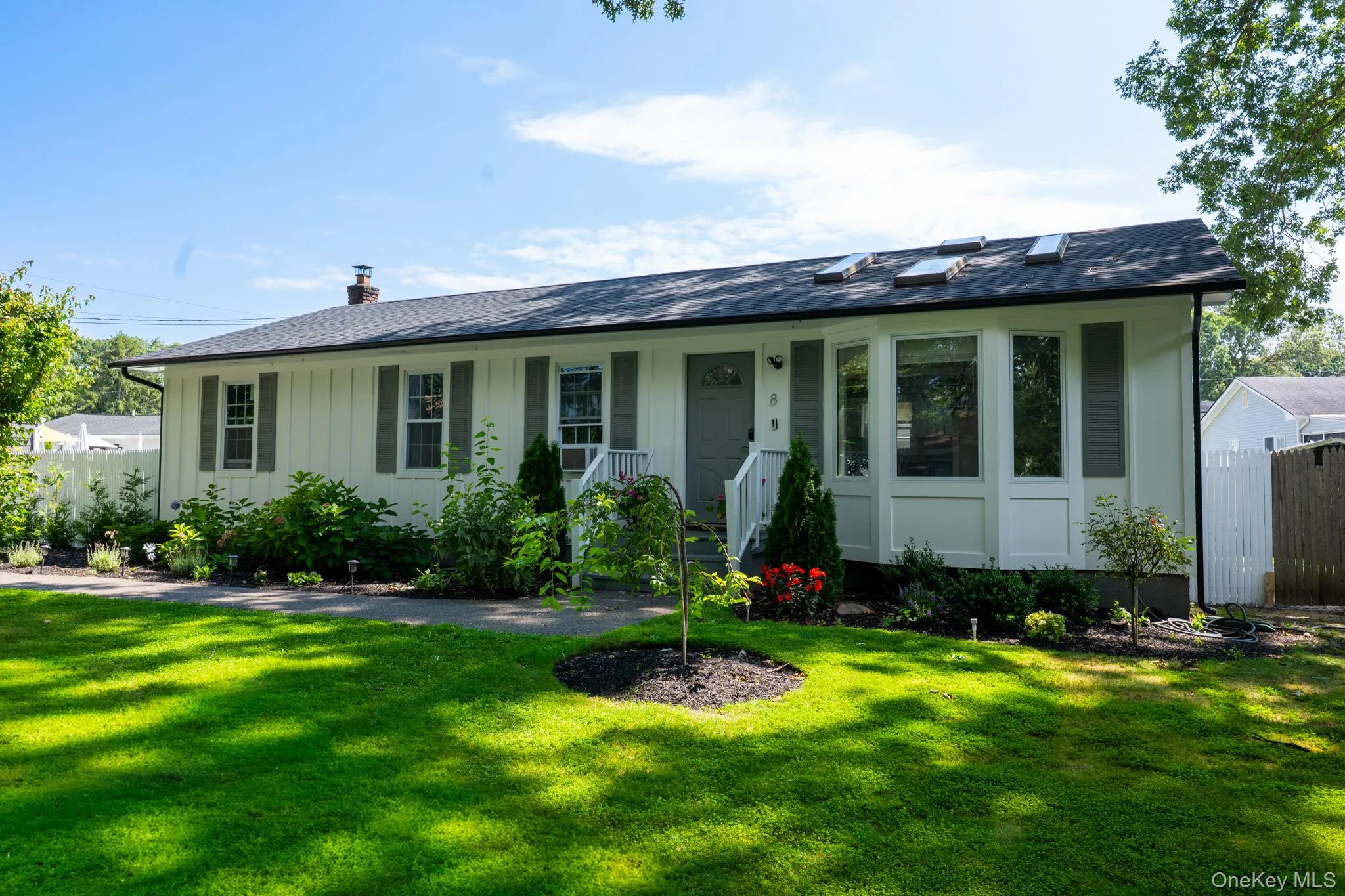 8 Silver Road, Brookhaven, NY, 4 Bedrooms Bedrooms, 7 Rooms Rooms,1 BathroomBathrooms,Residential,For Rent,Silver,0,1035882 8 Silver Road, Brookhaven, NY, 4 Bedrooms Bedrooms, 7 Rooms Rooms,1 BathroomBathrooms,Residential,For Rent,Silver,0,1035882