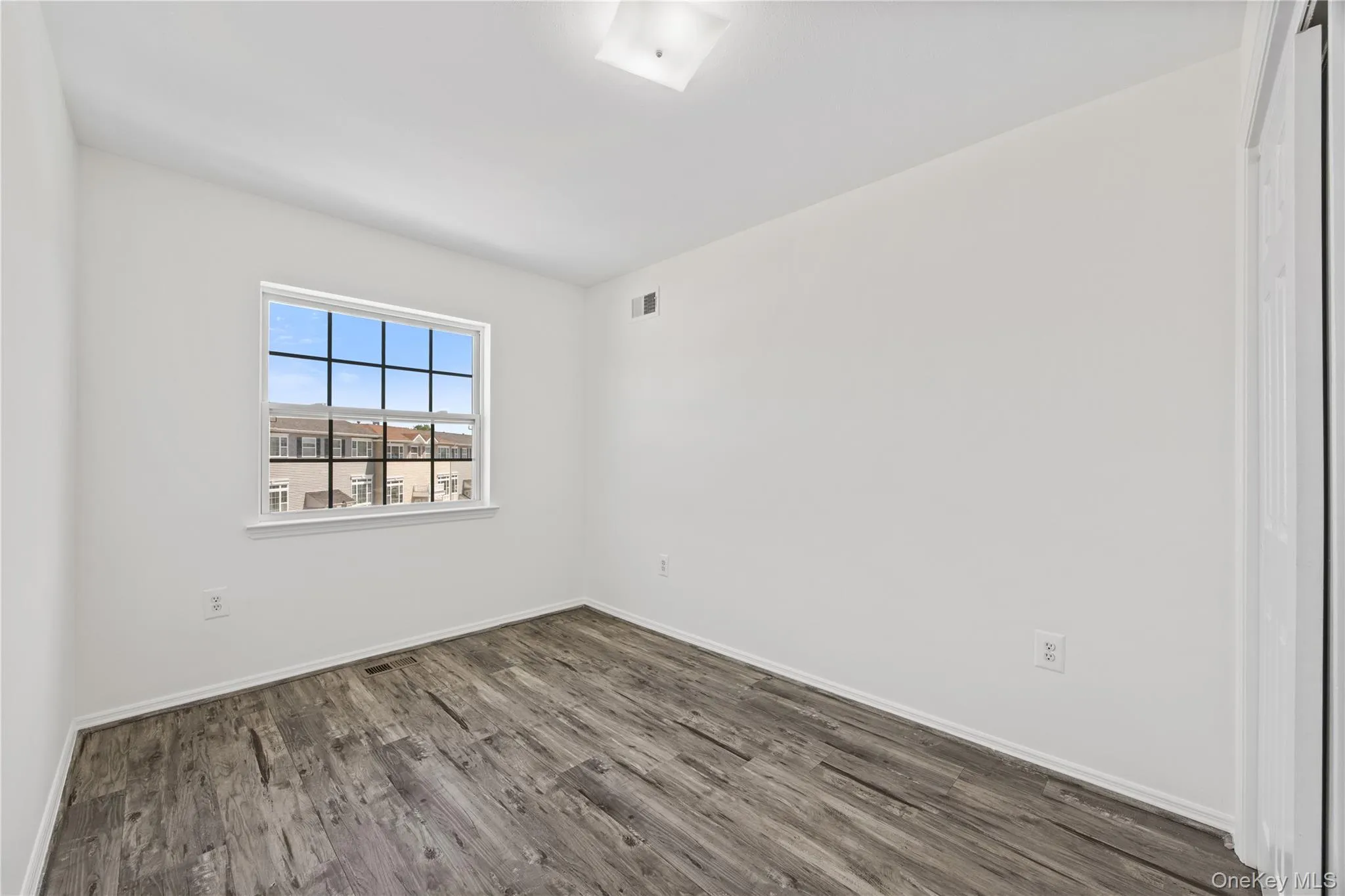 102 Surf Drive, New York, NY, 3 Bedrooms Bedrooms, 6 Rooms Rooms,2 BathroomsBathrooms,Residential,For Rent,Surf,0,1035885 102 Surf Drive, New York, NY, 3 Bedrooms Bedrooms, 6 Rooms Rooms,2 BathroomsBathrooms,Residential,For Rent,Surf,0,1035885