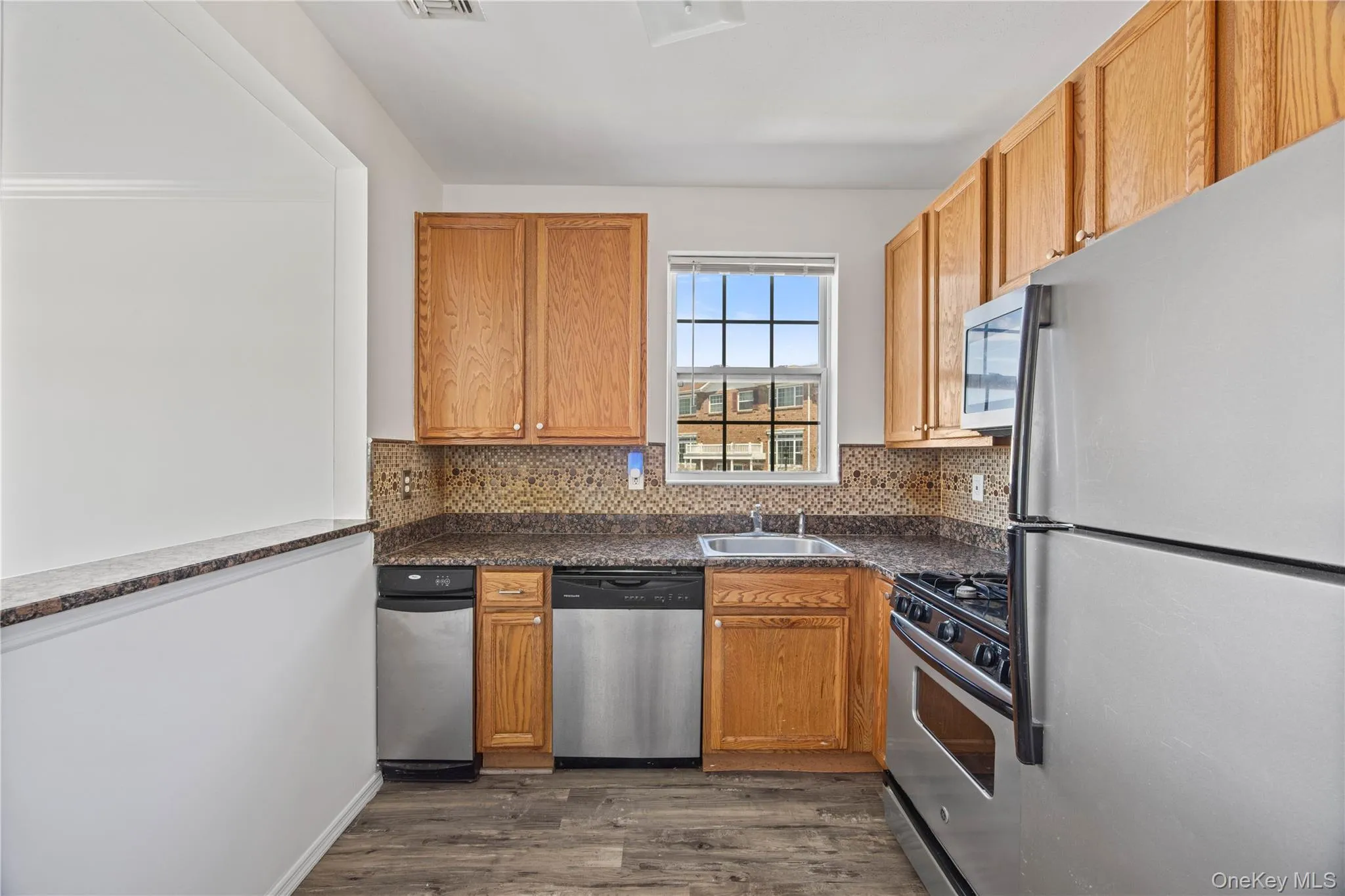 102 Surf Drive, New York, NY, 3 Bedrooms Bedrooms, 6 Rooms Rooms,2 BathroomsBathrooms,Residential,For Rent,Surf,0,1035885 102 Surf Drive, New York, NY, 3 Bedrooms Bedrooms, 6 Rooms Rooms,2 BathroomsBathrooms,Residential,For Rent,Surf,0,1035885