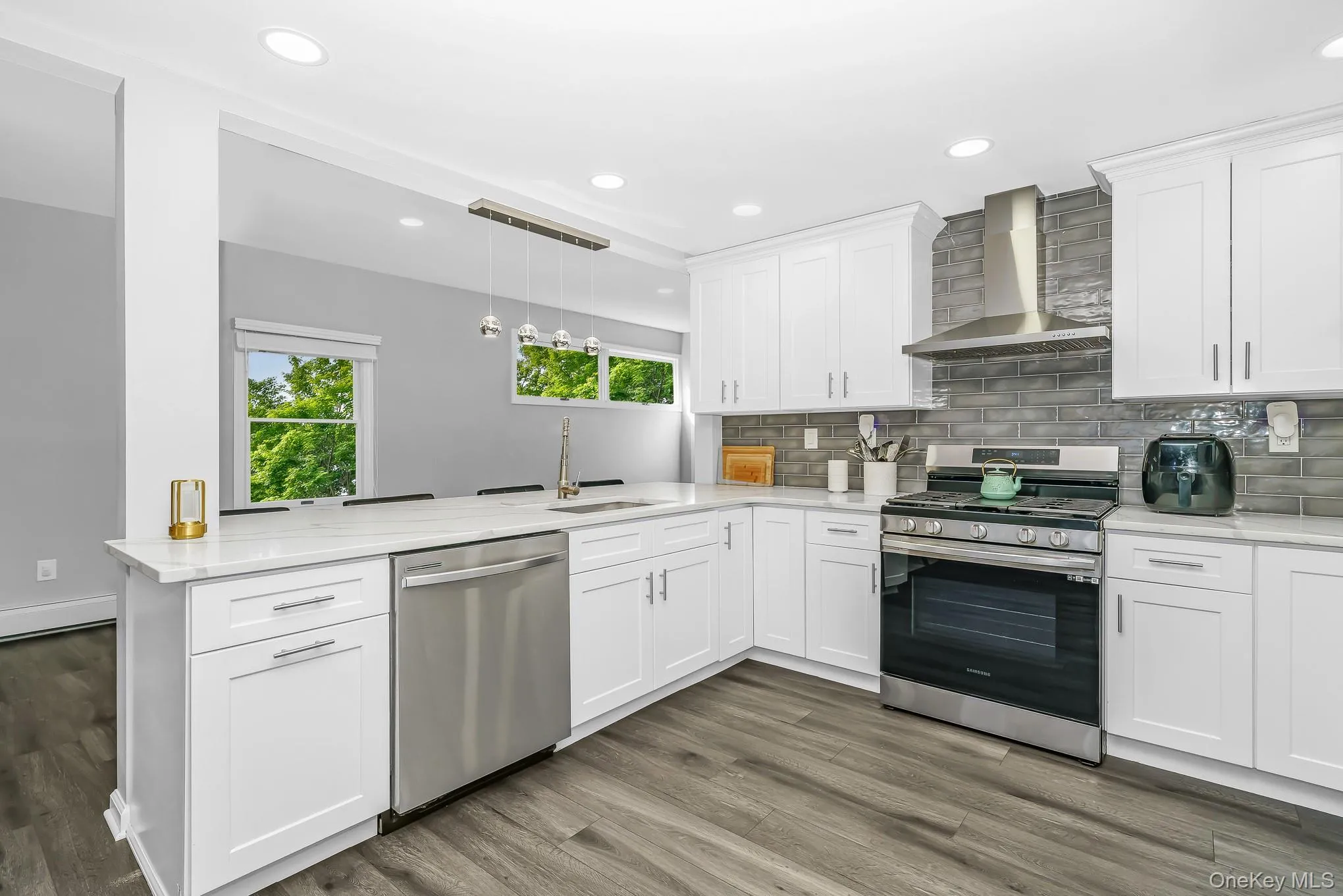 10 Hill Street, Huntington, NY, 5 Bedrooms Bedrooms, 11 Rooms Rooms,3 BathroomsBathrooms,Residential,For Rent,Hill,0,1035888 10 Hill Street, Huntington, NY, 5 Bedrooms Bedrooms, 11 Rooms Rooms,3 BathroomsBathrooms,Residential,For Rent,Hill,0,1035888