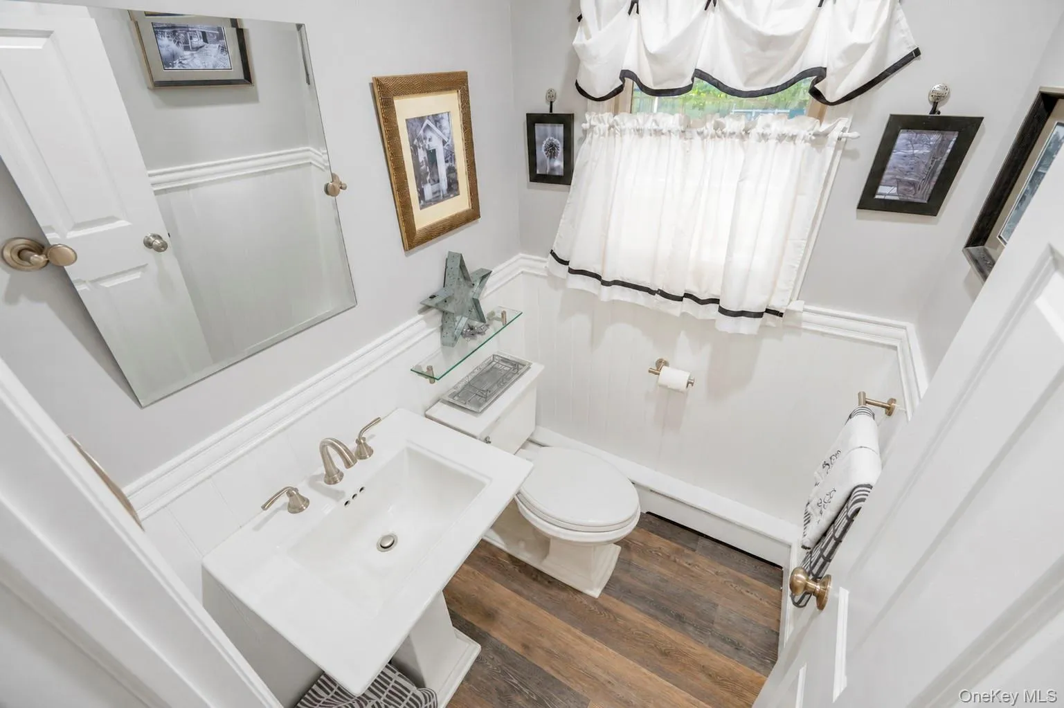 255 Lake Avenue, Smithtown, NY, 4 Bedrooms Bedrooms, 8 Rooms Rooms,2 BathroomsBathrooms,Residential,For Rent,Lake,0,1035890 255 Lake Avenue, Smithtown, NY, 4 Bedrooms Bedrooms, 8 Rooms Rooms,2 BathroomsBathrooms,Residential,For Rent,Lake,0,1035890