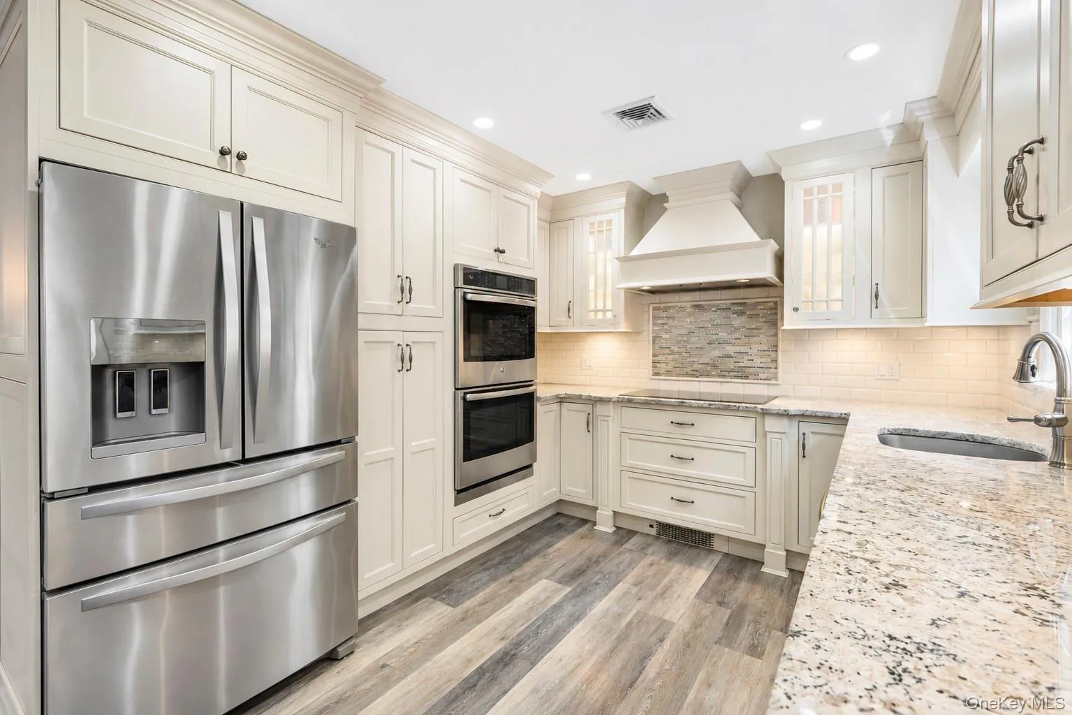 255 Lake Avenue, Smithtown, NY, 4 Bedrooms Bedrooms, 8 Rooms Rooms,2 BathroomsBathrooms,Residential,For Rent,Lake,0,1035890 255 Lake Avenue, Smithtown, NY, 4 Bedrooms Bedrooms, 8 Rooms Rooms,2 BathroomsBathrooms,Residential,For Rent,Lake,0,1035890