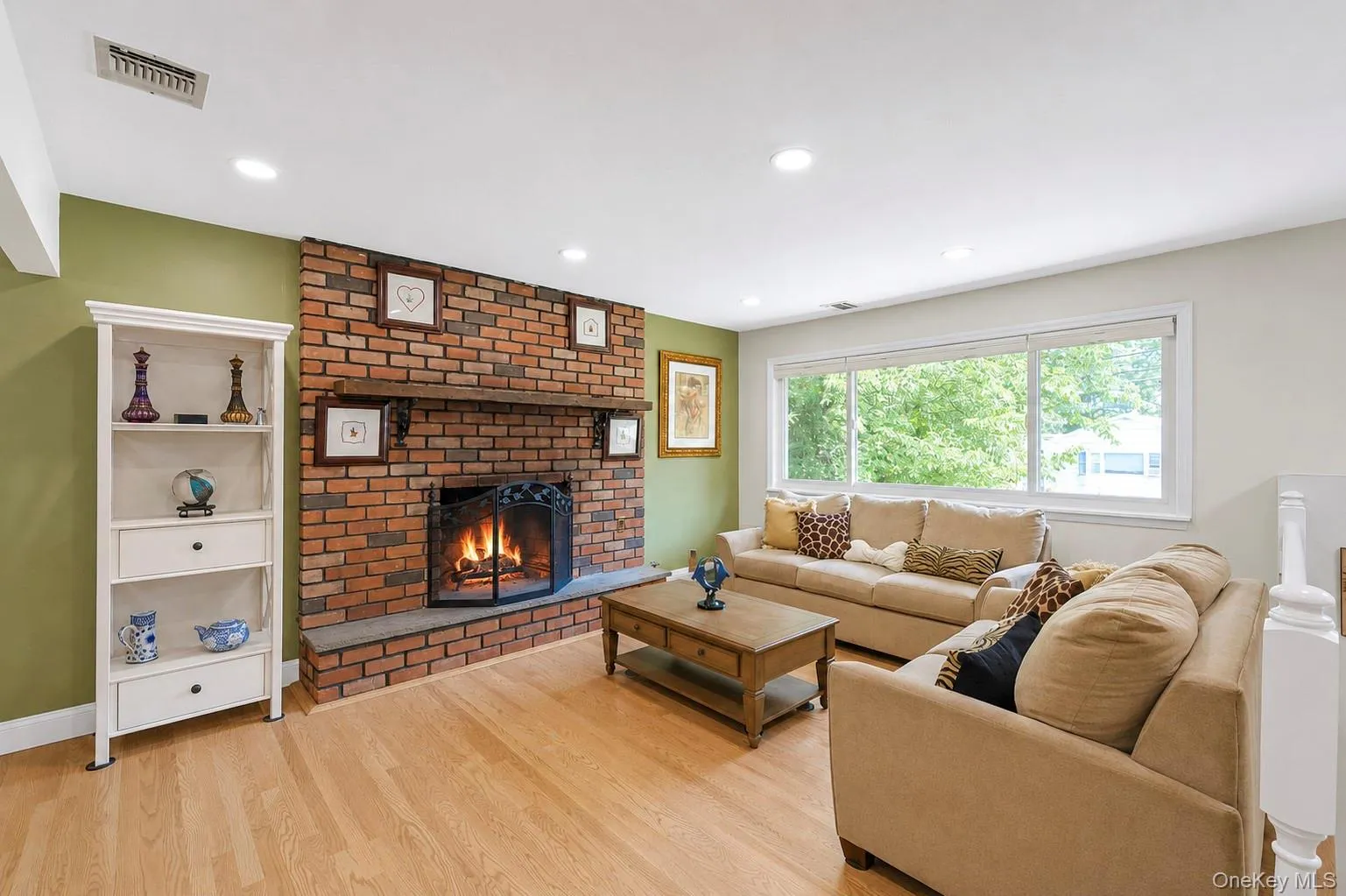 34 Forest Avenue, Brookhaven, NY, 5 Bedrooms Bedrooms, 10 Rooms Rooms,2 BathroomsBathrooms,Residential,For Rent,Forest,0,1035893 34 Forest Avenue, Brookhaven, NY, 5 Bedrooms Bedrooms, 10 Rooms Rooms,2 BathroomsBathrooms,Residential,For Rent,Forest,0,1035893