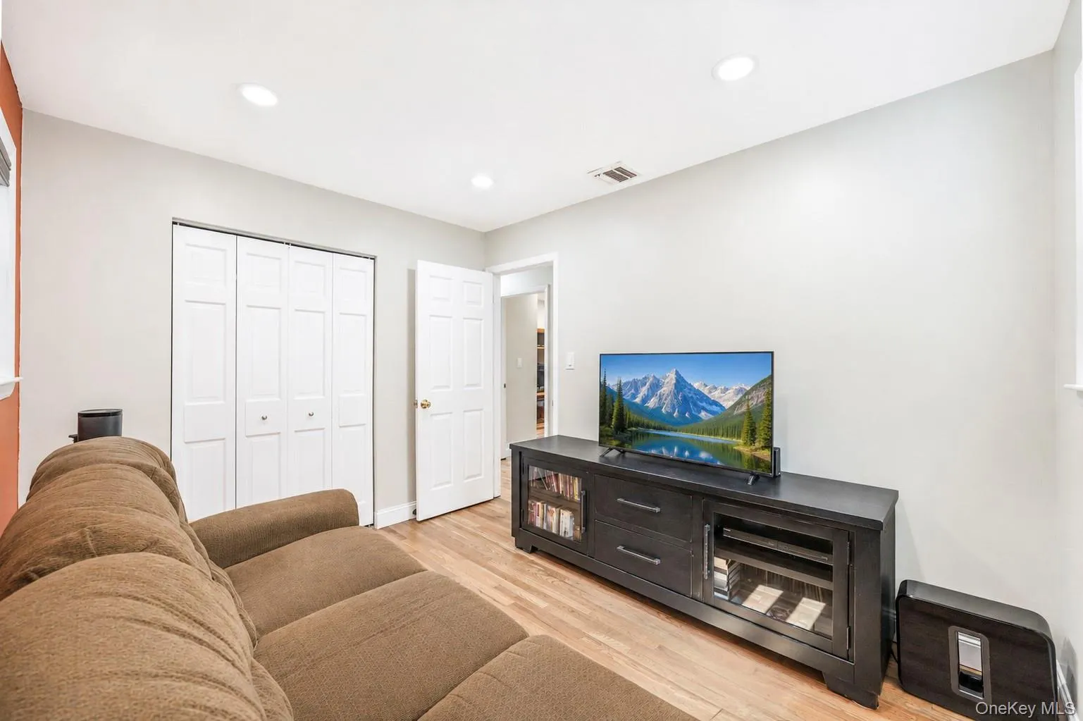 34 Forest Avenue, Brookhaven, NY, 5 Bedrooms Bedrooms, 10 Rooms Rooms,2 BathroomsBathrooms,Residential,For Rent,Forest,0,1035893 34 Forest Avenue, Brookhaven, NY, 5 Bedrooms Bedrooms, 10 Rooms Rooms,2 BathroomsBathrooms,Residential,For Rent,Forest,0,1035893