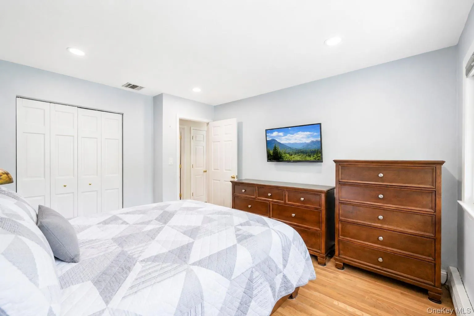 34 Forest Avenue, Brookhaven, NY, 5 Bedrooms Bedrooms, 10 Rooms Rooms,2 BathroomsBathrooms,Residential,For Rent,Forest,0,1035893 34 Forest Avenue, Brookhaven, NY, 5 Bedrooms Bedrooms, 10 Rooms Rooms,2 BathroomsBathrooms,Residential,For Rent,Forest,0,1035893
