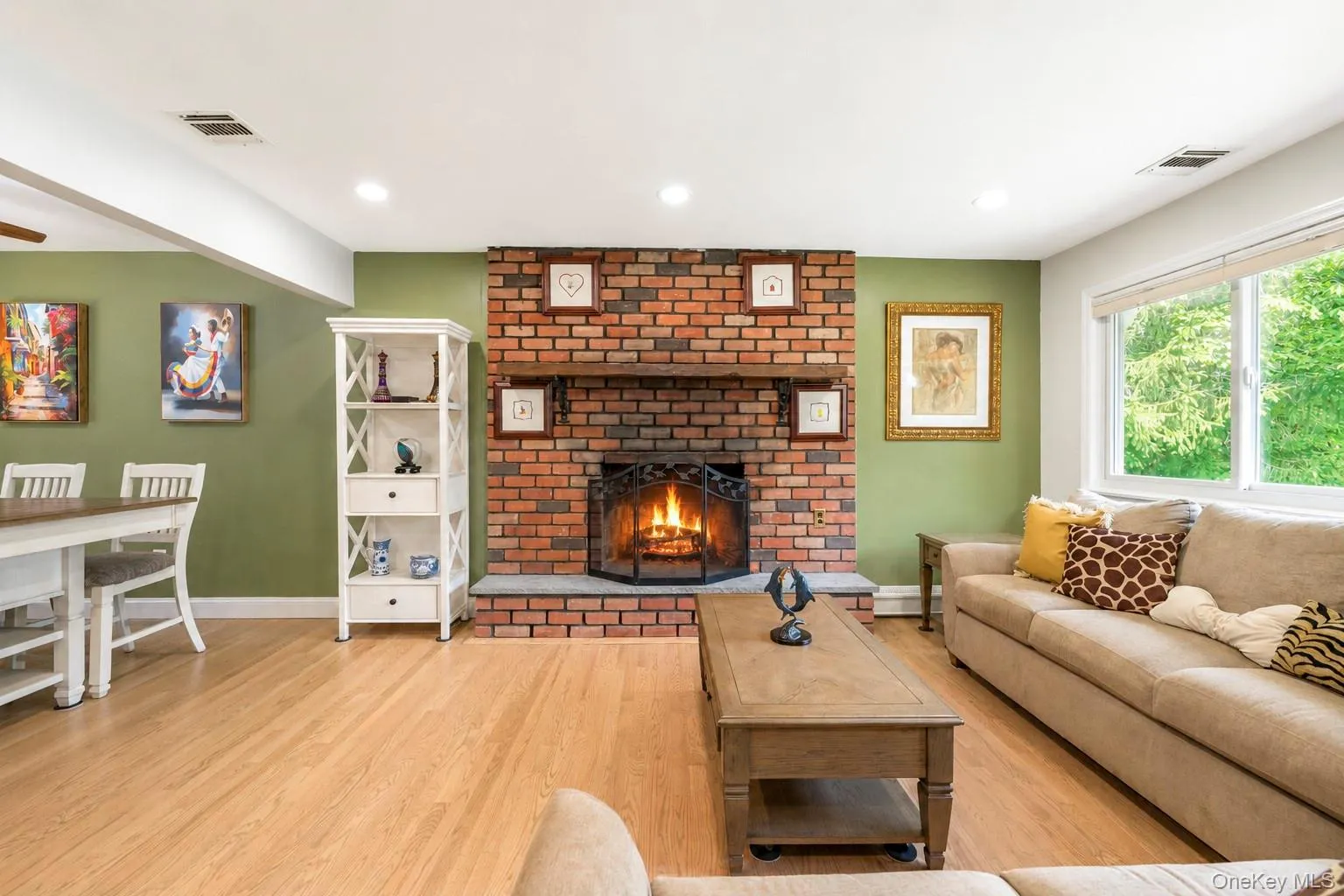 34 Forest Avenue, Brookhaven, NY, 5 Bedrooms Bedrooms, 10 Rooms Rooms,2 BathroomsBathrooms,Residential,For Rent,Forest,0,1035893 34 Forest Avenue, Brookhaven, NY, 5 Bedrooms Bedrooms, 10 Rooms Rooms,2 BathroomsBathrooms,Residential,For Rent,Forest,0,1035893