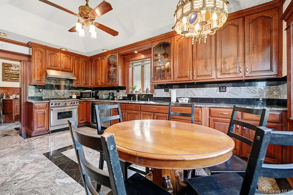 7 Lake Avenue, Monroe, NY, 5 Bedrooms Bedrooms, 10 Rooms Rooms,3 BathroomsBathrooms,Residential,For Rent,Lake,0,1035894 7 Lake Avenue, Monroe, NY, 5 Bedrooms Bedrooms, 10 Rooms Rooms,3 BathroomsBathrooms,Residential,For Rent,Lake,0,1035894