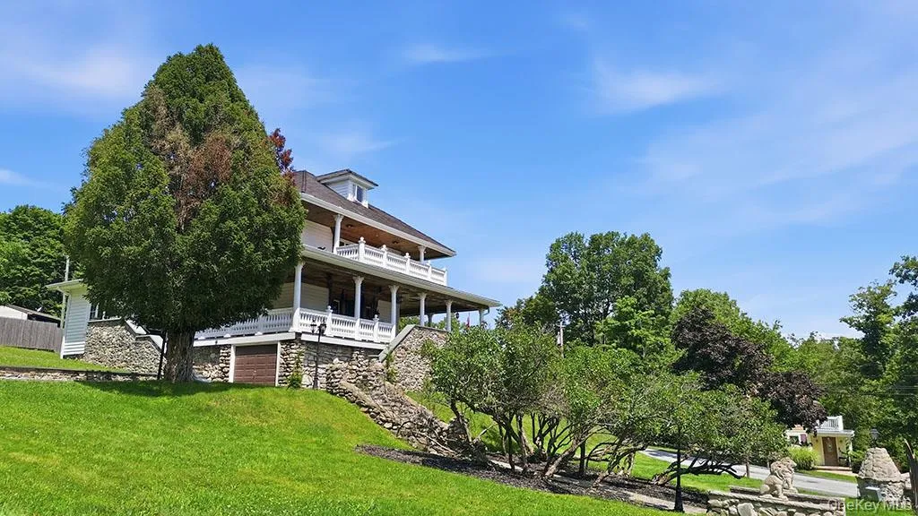 7 Lake Avenue, Monroe, NY, 5 Bedrooms Bedrooms, 10 Rooms Rooms,3 BathroomsBathrooms,Residential,For Rent,Lake,0,1035894 7 Lake Avenue, Monroe, NY, 5 Bedrooms Bedrooms, 10 Rooms Rooms,3 BathroomsBathrooms,Residential,For Rent,Lake,0,1035894