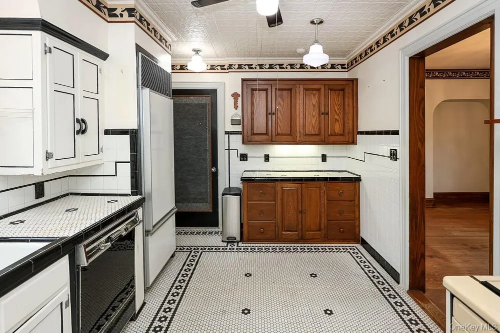 8654 Somerset Street, New York, NY, 3 Bedrooms Bedrooms, 8 Rooms Rooms,2 BathroomsBathrooms,Residential,For Rent,Somerset,0,1035895 8654 Somerset Street, New York, NY, 3 Bedrooms Bedrooms, 8 Rooms Rooms,2 BathroomsBathrooms,Residential,For Rent,Somerset,0,1035895