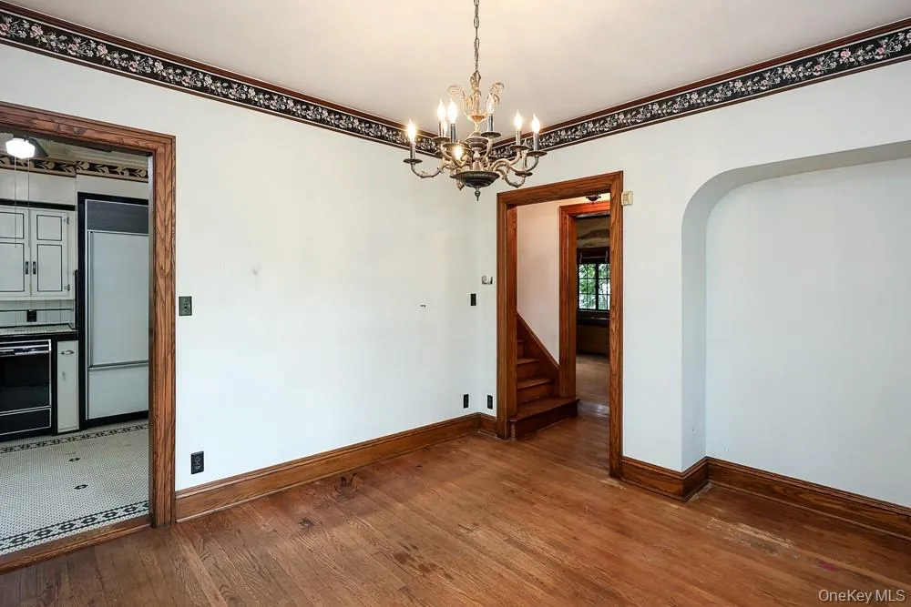 8654 Somerset Street, New York, NY, 3 Bedrooms Bedrooms, 8 Rooms Rooms,2 BathroomsBathrooms,Residential,For Rent,Somerset,0,1035895 8654 Somerset Street, New York, NY, 3 Bedrooms Bedrooms, 8 Rooms Rooms,2 BathroomsBathrooms,Residential,For Rent,Somerset,0,1035895