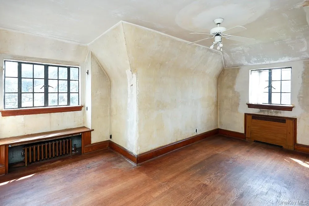 8654 Somerset Street, New York, NY, 3 Bedrooms Bedrooms, 8 Rooms Rooms,2 BathroomsBathrooms,Residential,For Rent,Somerset,0,1035895 8654 Somerset Street, New York, NY, 3 Bedrooms Bedrooms, 8 Rooms Rooms,2 BathroomsBathrooms,Residential,For Rent,Somerset,0,1035895