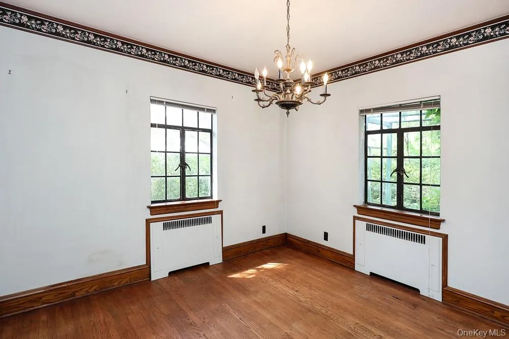 8654 Somerset Street, New York, NY, 3 Bedrooms Bedrooms, 8 Rooms Rooms,2 BathroomsBathrooms,Residential,For Rent,Somerset,0,1035895 8654 Somerset Street, New York, NY, 3 Bedrooms Bedrooms, 8 Rooms Rooms,2 BathroomsBathrooms,Residential,For Rent,Somerset,0,1035895