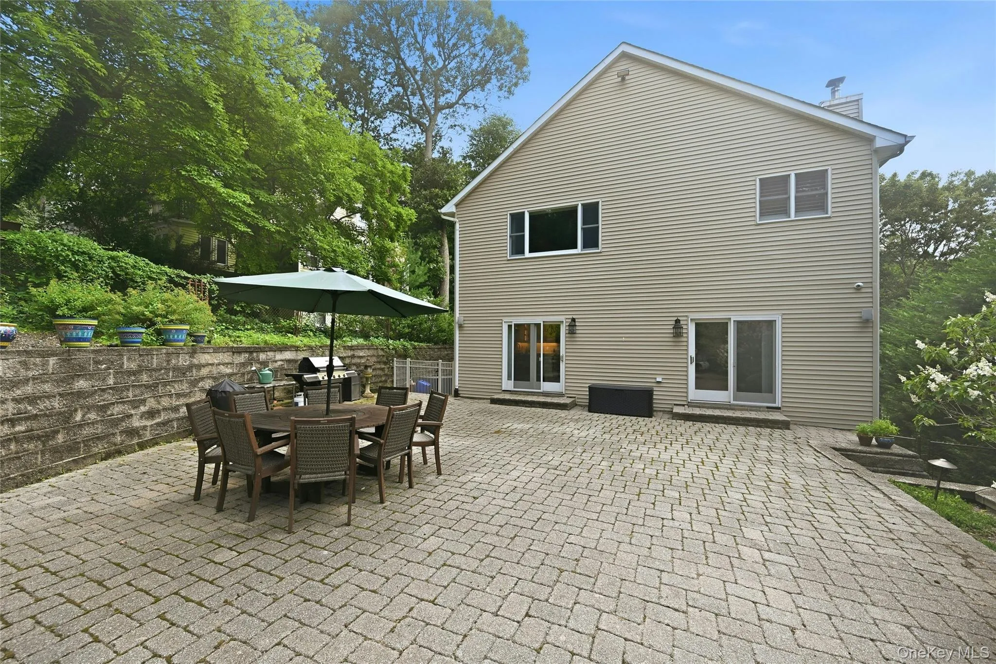 Large area for entertaining Large area for entertaining