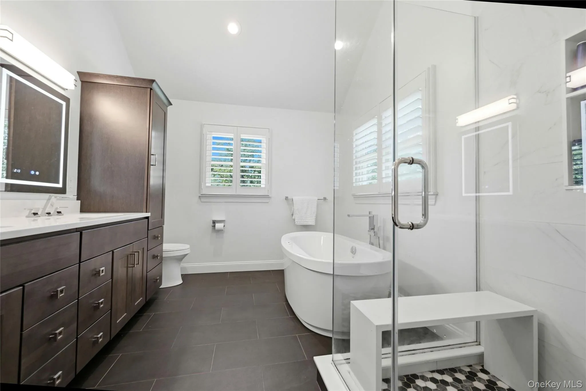 Generous double vanity with Smart mirrors Generous double vanity with Smart mirrors