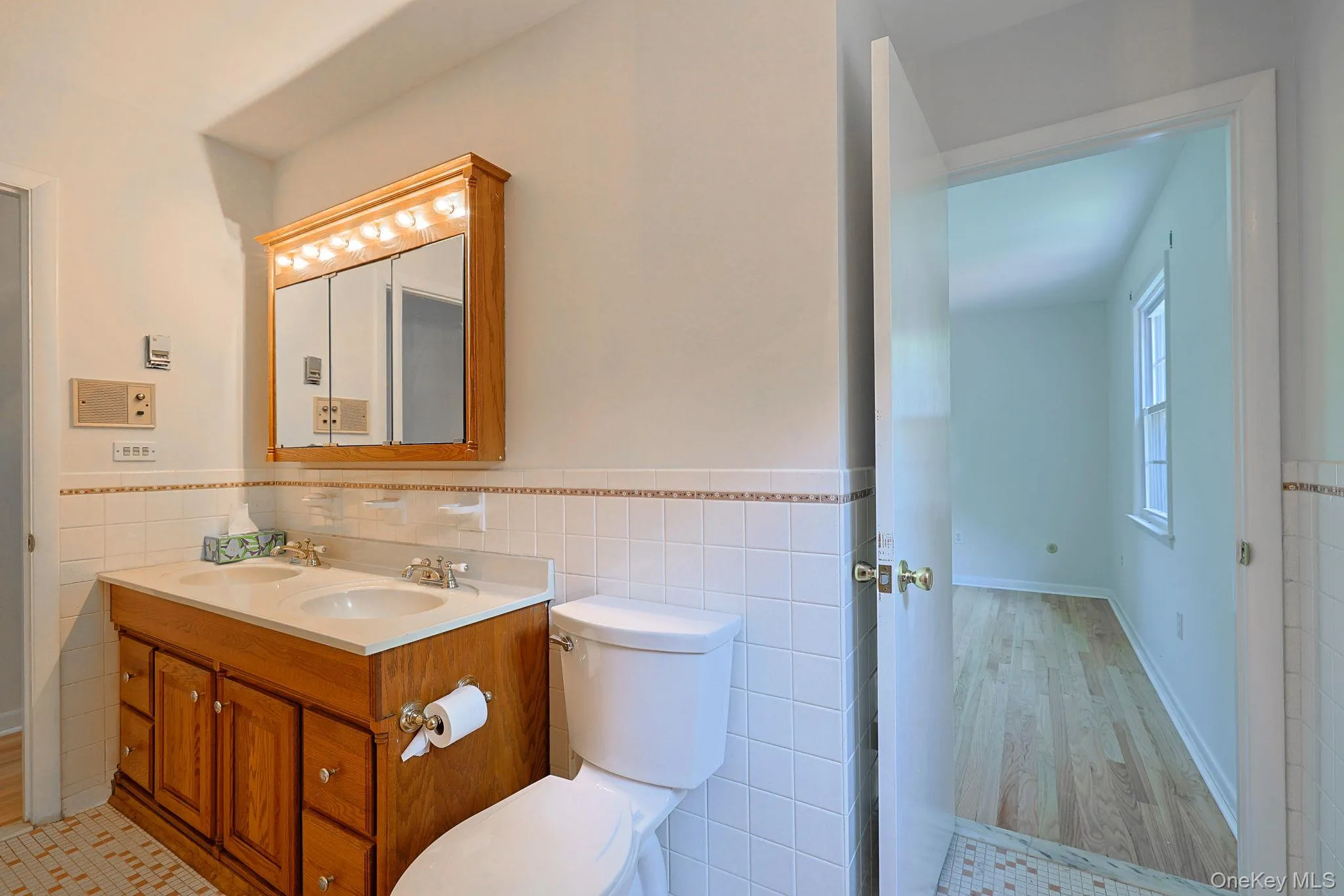 Full bathroom on upper level Full bathroom on upper level