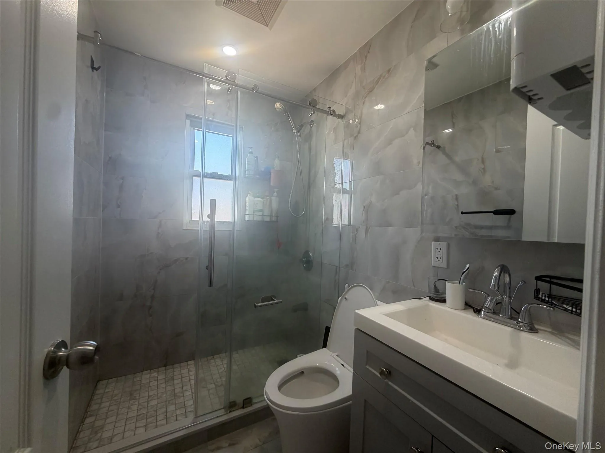 209-49 46th Avenue, New York, NY, 3 Bedrooms Bedrooms, 7 Rooms Rooms,2 BathroomsBathrooms,Residential,For Rent,46th,0,1035905 209-49 46th Avenue, New York, NY, 3 Bedrooms Bedrooms, 7 Rooms Rooms,2 BathroomsBathrooms,Residential,For Rent,46th,0,1035905
