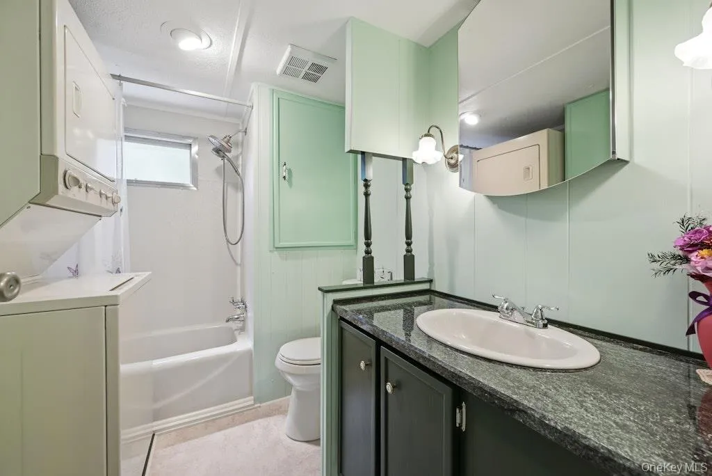 433-34 Mill Road, Riverhead, NY, 2 Bedrooms Bedrooms, 4 Rooms Rooms,1 BathroomBathrooms,Residential,For Rent,Mill,0,1035920 433-34 Mill Road, Riverhead, NY, 2 Bedrooms Bedrooms, 4 Rooms Rooms,1 BathroomBathrooms,Residential,For Rent,Mill,0,1035920