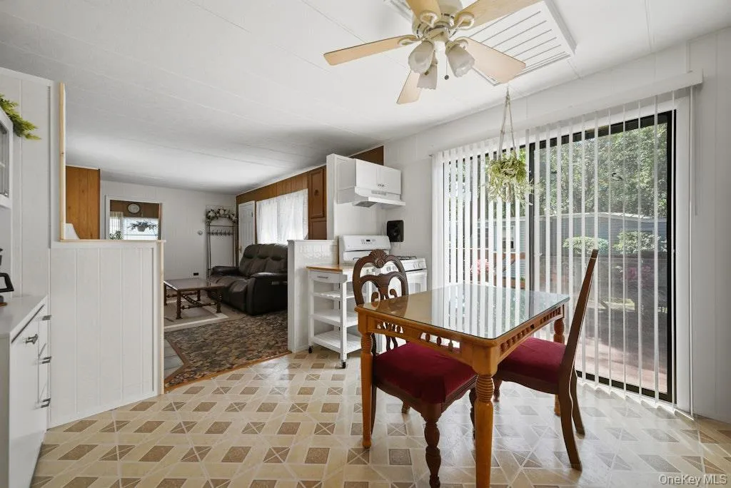 433-34 Mill Road, Riverhead, NY, 2 Bedrooms Bedrooms, 4 Rooms Rooms,1 BathroomBathrooms,Residential,For Rent,Mill,0,1035920 433-34 Mill Road, Riverhead, NY, 2 Bedrooms Bedrooms, 4 Rooms Rooms,1 BathroomBathrooms,Residential,For Rent,Mill,0,1035920