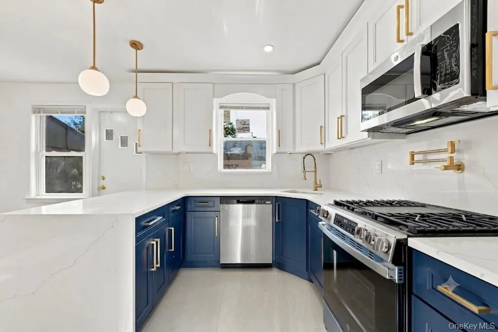 65-40 79th Street, New York, NY, 3 Bedrooms Bedrooms, 10 Rooms Rooms,2 BathroomsBathrooms,Residential,For Rent,79th,0,1035924 65-40 79th Street, New York, NY, 3 Bedrooms Bedrooms, 10 Rooms Rooms,2 BathroomsBathrooms,Residential,For Rent,79th,0,1035924