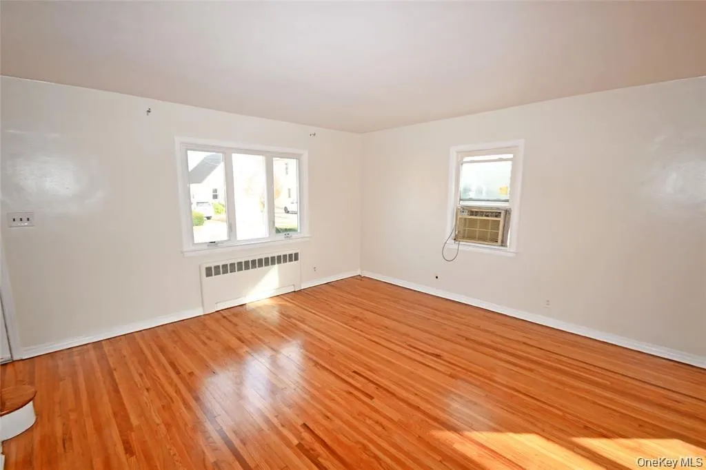 1047 7th Street, North Hempstead, NY, 4 Bedrooms Bedrooms, 7 Rooms Rooms,2 BathroomsBathrooms,Residential Lease,For Rent,7th,0,1035929 1047 7th Street, North Hempstead, NY, 4 Bedrooms Bedrooms, 7 Rooms Rooms,2 BathroomsBathrooms,Residential Lease,For Rent,7th,0,1035929